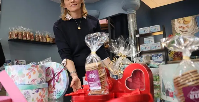 photo  alexandra pelletier présente la dernière création de maison drans, le petit sablé philtre d’amour, réalisé dans le cadre de la saint-valentin.  &copy;  ouest-france 
