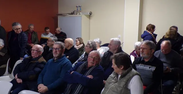 photo  les adhérents d’espaces naturels ruaudinois prêts pour 2025.  &copy;  le maine libre 