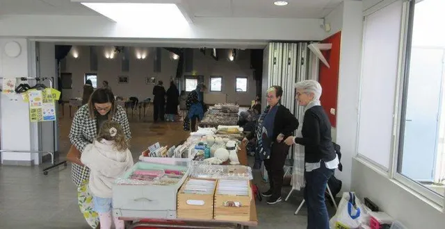photo  dimanche, l’association prim’âge béconnais proposait un marché de loisirs créatifs (couture, tricot, perles…) dans la salle frédéric-chopin.  &copy;  co 