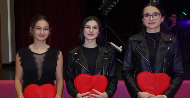 photo  malia dominique, line bordeau et lola guédet.  &copy;  le maine libre 