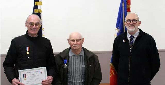 photo  lucien lemoine a reçu la médaille du mérite unc échelon or et rené legendre la médaille du djebel échelon argent.  &copy;  le maine libre 