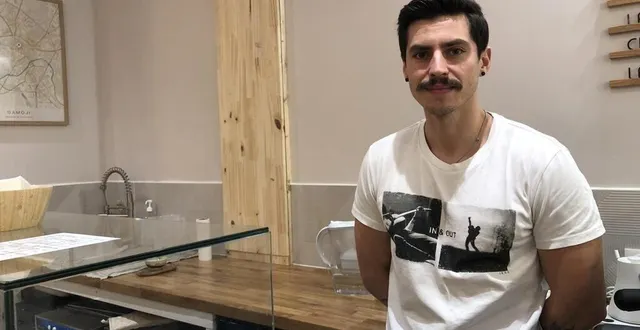 photo  esteban maherault a ouvert récemment un coffee-shop rue aux sieurs  &copy;  ouest-france 