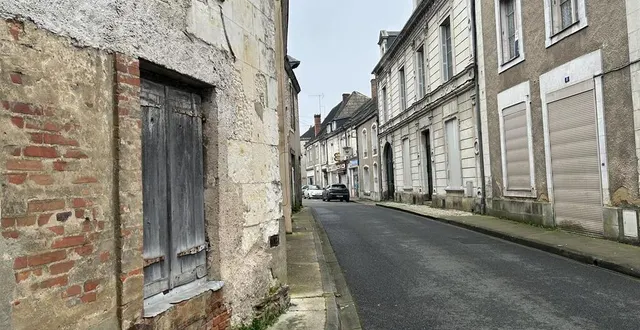 photo  première commune de sarthe à le mettre en place, le lude a instauré un  « permis de louer », obligatoire pour les bailleurs privés souhaitant louer leur logement de plus de quinze ans.  &copy;  ouest-france 