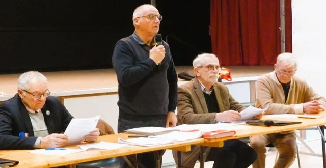 photo  dominique couallier président de l’unc--afn, a pris le micro.  &copy;  ouest-france 