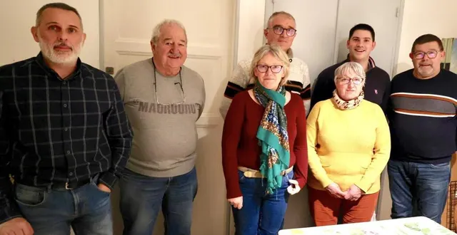 photo  les comédiens amateurs de la cie de vair sont en tournée.  &copy;  le maine libre 