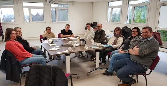 photo  les élèves ont découvert ensemble le monde de l’entreprise.  &copy;  le maine libre 