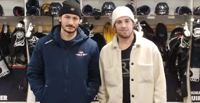 photo  thomas suire (à gauche) et parker colley : partenaires de ligne après l’avoir été dans l’infirmerie des ducs.  &copy;  wilfrid david 