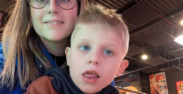 photo  pour s’occuper à plein-temps de son fils handicapé julian, stéffy renou a cessé son activité professionnelle.  &copy;  document remis 