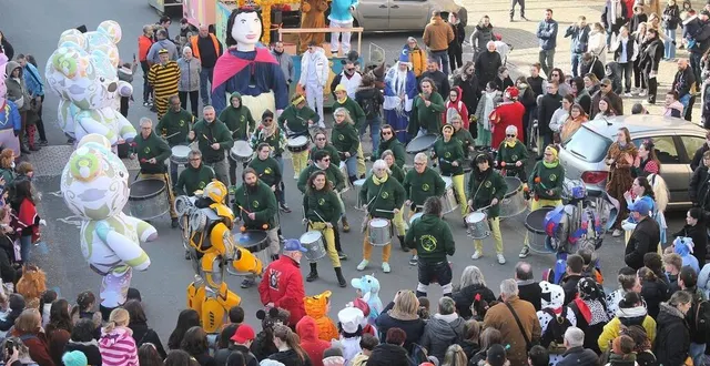 photo  la batuc' à malice, batucada de malicorne-sur-sarthe, a animé le défilé de l’après-midi, lors du carnaval de précigné, samedi 15 février 2025.  &copy;  ouest-france 