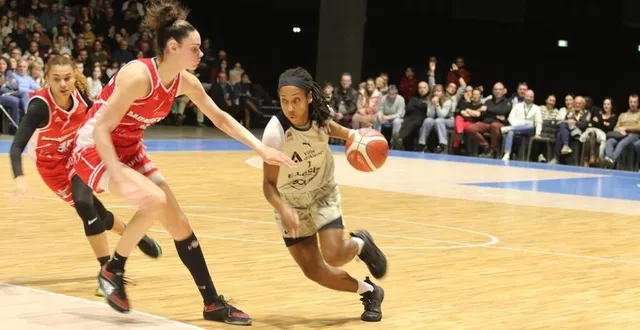 photo  la marche était trop haute pour alençon contre l’usom.  &copy;  nathalie douley 