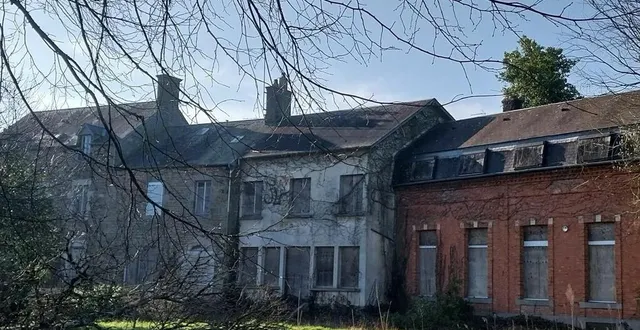 photo  l’ancien foyer sera démoli, à la ferté-macé.  &copy;  ouest-france 