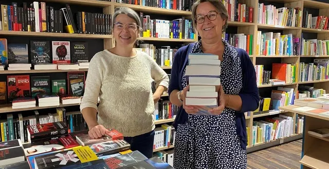 photo  les libraires de la bruit des mots, à la flèche (sarthe), delphine massart et fabienne boidot-forget.  &copy;  archives ouest-france 