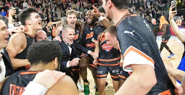 photo  la joie des manceaux après leur victoire en finale de la leaders cup face à monaco.  &copy;  guillaume marie 