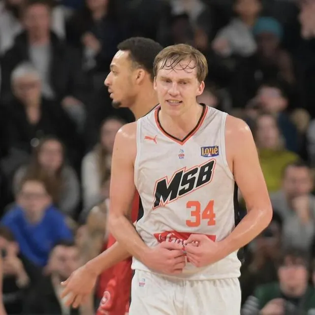 photo l’ailier fort américain david dileo.  ©  guillaume marie / ouest-france