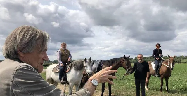 photo  *** local caption *** titre : le réalisateur du film « hallucinations » au pax jeudi 27 février legende : le réalisateur jean-françois goujon lors du tournage à soulaire-et-bourg. archives co  &copy;  archives co 