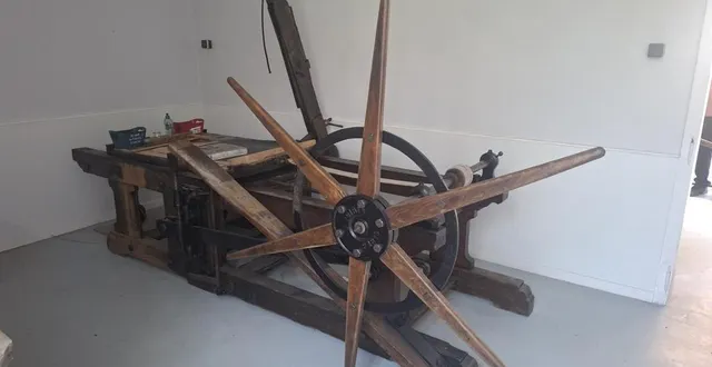 photo  l’association l’atelier de l’estampe de familles de la sarthe possède des machines qui remontent au début du xxe siècle.  &copy;  ouest-france 