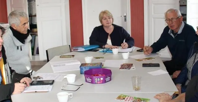 photo  mathilde gaudemer, trésorière, et bruno murgia, président, ont été reconduits à leur poste respectif.  &copy;  ouest-france 