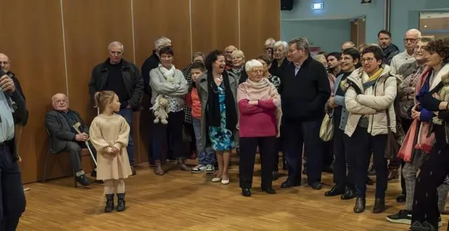 photo  frédéric cavalier a convié les bénévoles de bessé initiatives à déguster le repas offert par l’association.  &copy;  le maine libre 