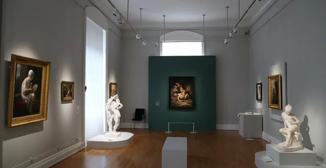 photo  dans sept salles, des tableaux, sculptures, estampes ou encore photographies mettant en scène des enfants sont à découvrir.  &copy;  ouest-france 