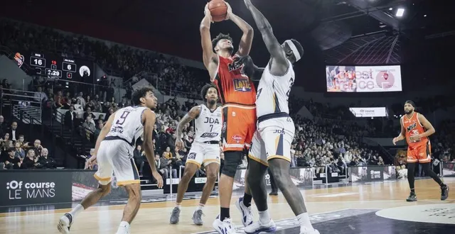photo  noah penda, à 20 ans seulement, s’est déjà affirmé comme un excellent joueur de betclic élite.  &copy;  archives dominique breugnot 