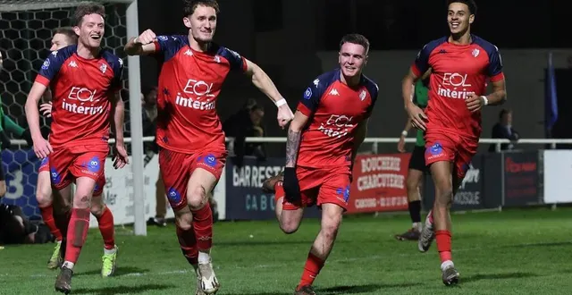 photo  la joie des joueurs divais après l’ouverture du score d’alexis jeanne.  &copy;  marc olejnik 
