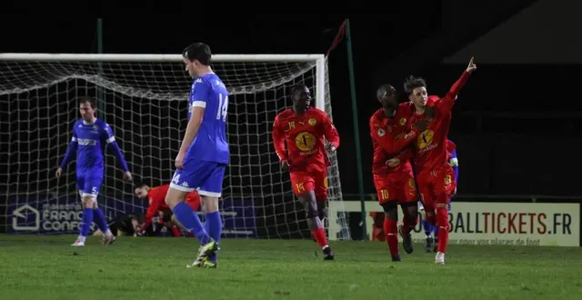 photo  perrier et les changéens ont pris un coup sur la tête sur le troisième but manceau.  &copy;  paul mc carthy 