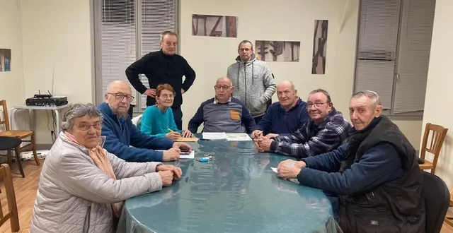 photo  les mains vertes en assemblée générale, vendredi soir.  &copy;  ouest-france 