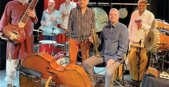 photo  le groupe mukta, porté par le contrebassiste simon mary (au centre).  &copy;  dr 