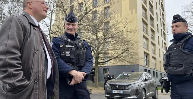 photo  vendredi 21 février 2025, au mans, le préfet emmanuel aubry a accompagné les policiers rue édouard-herriot, dans le quartier des sablons.  &copy;  ouest-france. 