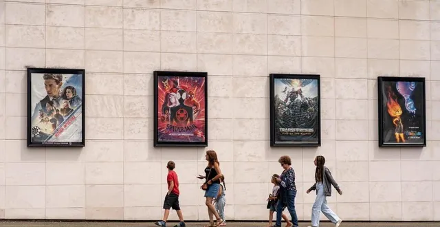 photo  le cgr de saint-saturnin accueille l’équipe du film « ma mère, dieu et sylvie vartan » le jeudi 27 février.  &copy;  archives – le maine libre 