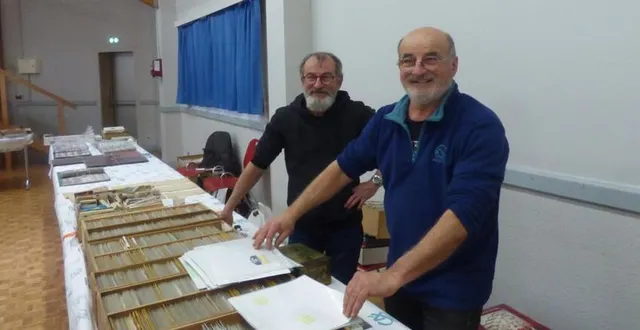 photo  éric et patrice touchard, deux frères qui partagent le gène de la collection.  &copy;  ouest-france. 