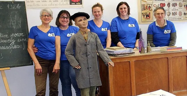photo  l’équipe de la mjc avec hélène ouvrard, au centre a préparé l’exposition visible jusqu’au 21 mars, à la médiathèque.  &copy;  le maine libre 