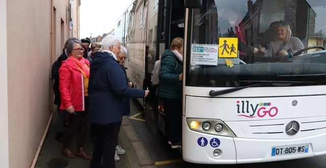 photo  souligné-sous-ballon, vendredi 21 février 2025. la vingtaine d’usagers a validé cette opération et trouve beaucoup d’avantages à cette nouvelle ligne.  &copy;  le maine livre 