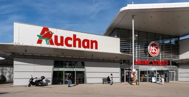 photo  à ruaudin, l’enseigne auchan va disparaître pour être remplacée par super u. le changement se fera entre le 28 février et le 5 mars.  &copy;  archives le maine libre – xavier sarrat 
