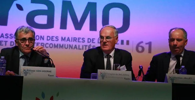 photo  philippe van hoorne (à gauche) lors de l’assemblée générale de l’amo à argentan en 2022.  &copy;  archives ouest-france 