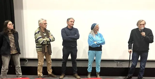 photo  caroline leroux, bernard vallais, christophe evin, catherine pelé, et jean-françois goujon se sont prêtés avec bonheur, et parfois malice, au jeu des questions-réponses.  &copy;  ouest-france. 