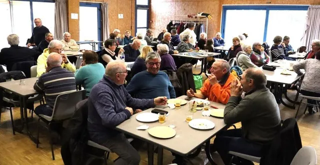 photo  ces après-midi détente permettent de se retrouver et, par la même occasion, d’éviter pour certains l’isolement.  &copy;  le maine libre 