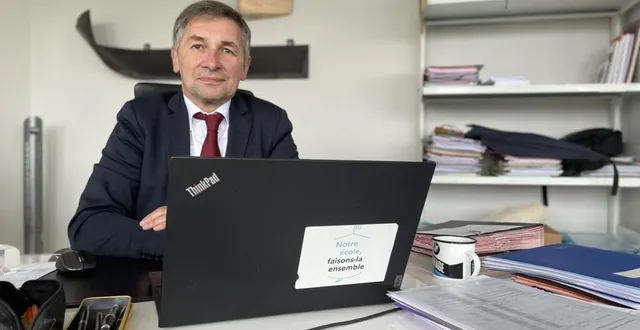 photo  jean-luc legrand, dasen de l’orne, a présenté la carte scolaire pour la rentrée 2025, mardi 25 février.  &copy;  ouest-france 