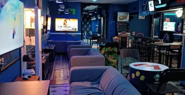 photo  le reload gaming bar de flers, qui va s’installer dans le centre-ville, pourrait ressembler à celui-ci du franchisé de douai (nord)  &copy;  reload bar gaming 