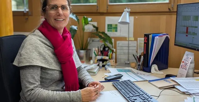 photo  sandy servant, responsable développement culturel de carnuta, maison de l’homme et de la forêt, évoque l’évolution du musée.  &copy;  ouest-france 