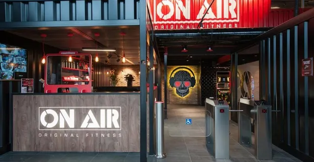 photo  on air est une franchise française créée en 2019. elle compte 68 salles en france et en europe.  &copy;  on air fitness 