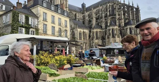 photo  vendredi matin, en partenariat avec l’association génération mouvement, un groupe de vingt habitants a pu découvrir la nouvelle ligne de bus illygo, accompagné par le maire david chollet. le départ a eu lieu 9 h 19, et en trente minutes le groupe est arrivé au mans pour prendre le tramway. à 10 h, il était aux jacobins pour profiter du traditionnel marché avant un retour au village à 12 h 35.  &copy;  ouest-france 