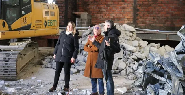 photo  la députée laetitia saint-paul lors de la visite de chantier mardi 25 février.  &copy;  co – matthieu gruaz-toussaint 