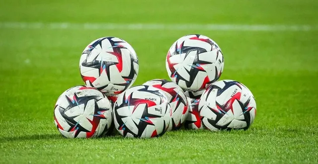 photo la ligue 1 reprendra le 15 août pour s’achever le 16 mai 2026. © matthieu mirville - dppi via afp