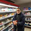 photo abdel sekkak est à la tête de l’épicerie du bailleul depuis un an.