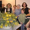 photo plus de 80 bouquets ont été distribués aux mamies, à commencer par la doyenne irène chauveau âgée de 99 ans (à droite).