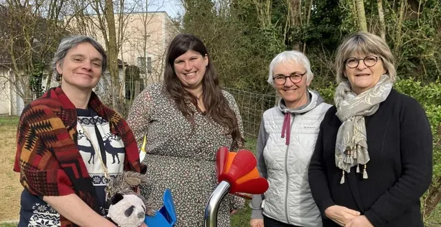 photo  vanessa goulan, 2e à gauche, entourée de christine mottay, directrice et de deux bénévoles, claire et thérèse.  &copy;  co 