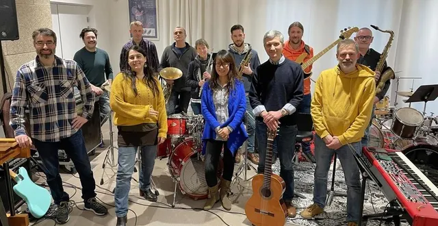 photo  une partie des professeurs du conservatoire, avant une répétition le 12 février 2025, au pôle culturel l’apostrophe, à sablé-sur-sarthe.  &copy;  ouest-france 