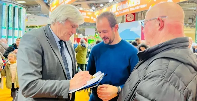 photo  le maire du mans, stéphane le foll, ancien ministre de l’agriculture (2012-2017), est retourné au salon de l’agriculture de paris, mercredi 26 février 2025, pour la première fois depuis huit ans.  &copy;  ouest-france 