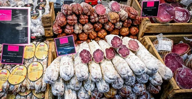 photo  le festival des vins à laigné est aussi celui de la gastronomie… et de la charcuterie !  &copy;  photo archives le maine libre – yvon loué 